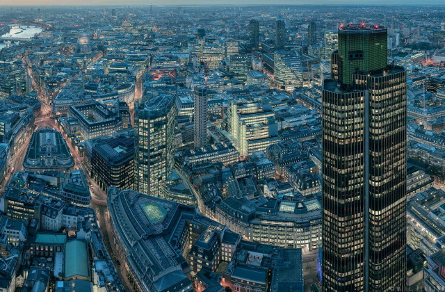  Crop taken from gigapixel cityscape ‘London from the Leadenhall’ gallery